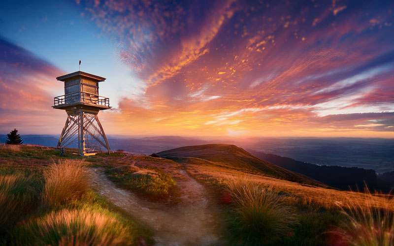 Lee más sobre el artículo Toda historia siempre tiene un comienzo: la Atalaya analógica